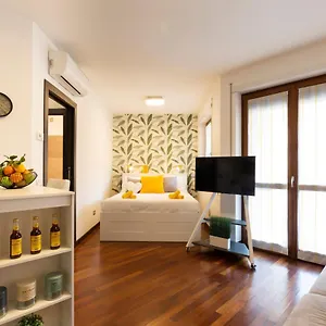  Apartment Residenza Smeraldo - Terrazza San Siro Italy